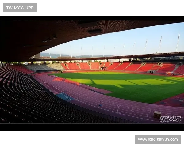 勒特兹格伦德球场更换草皮迎接英德巅峰对决新赛季开幕